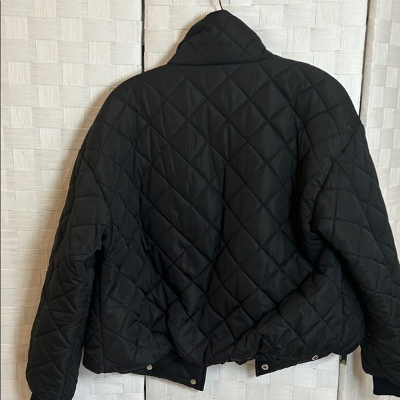 Quilted Black Women's Puffer Jacket - Picture 6 of 7